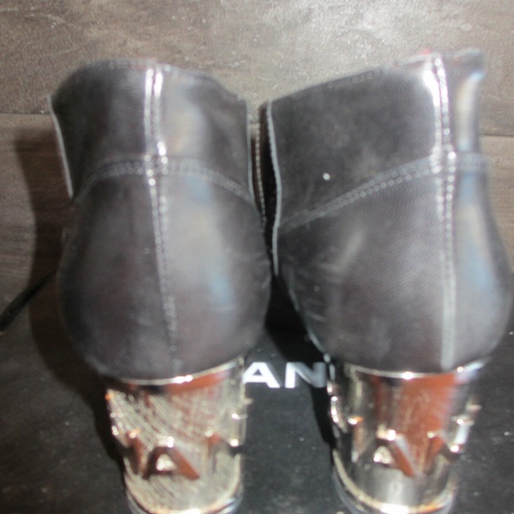 Authentic Chanel short black leather bootie size 39.5 made in Italy - Picture 7 of 14